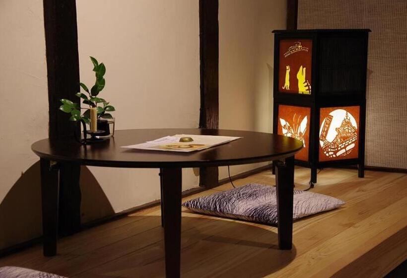 Hostel & Tatami Bar Uchikobare  内子晴れ