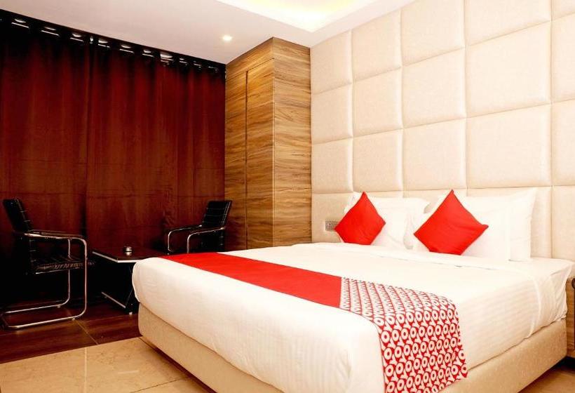 ホテル Capital O 11324 The Bentree