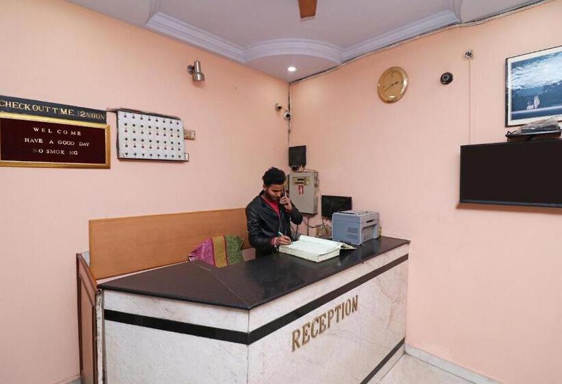 בית מלון כפרי Oyo 26791  Amar Palace