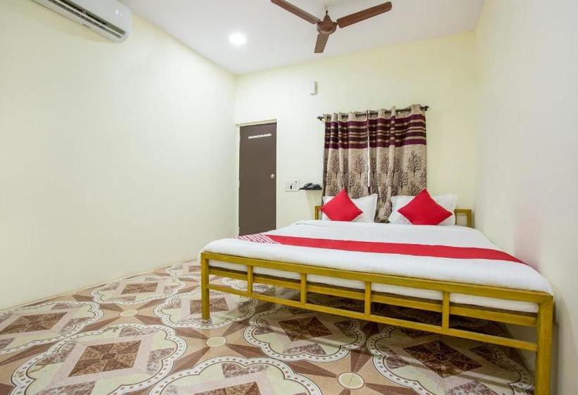 בית מלון כפרי Oyo 33356 Nanas Holiday Home