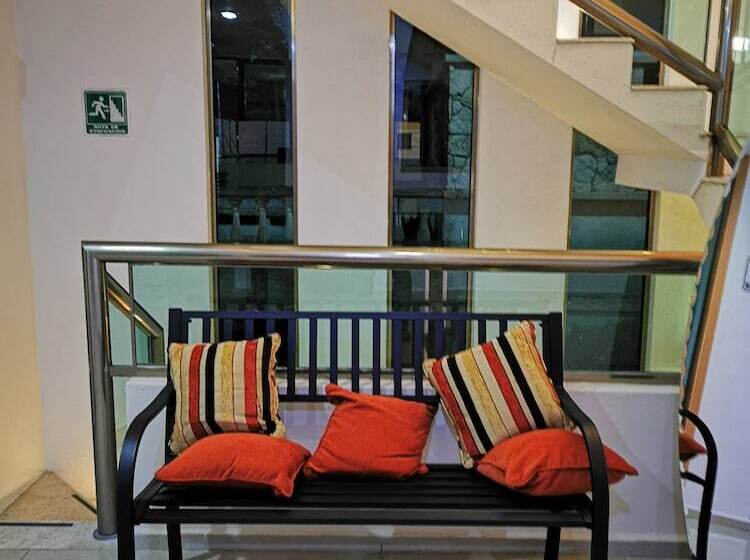 Отель Real Mercedes