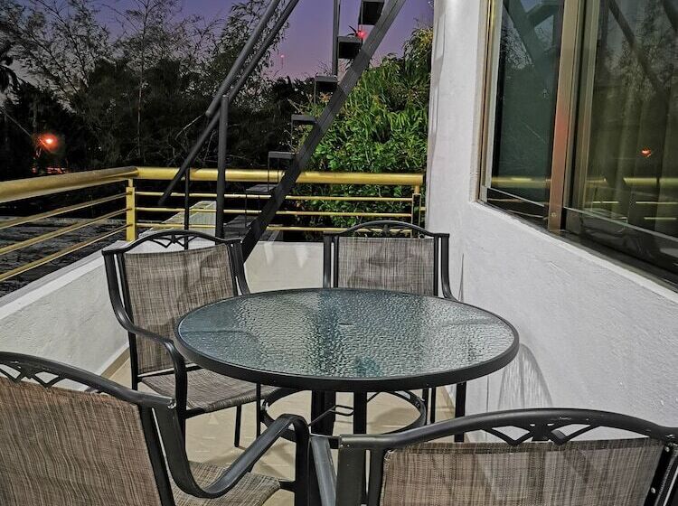 Отель Real Mercedes