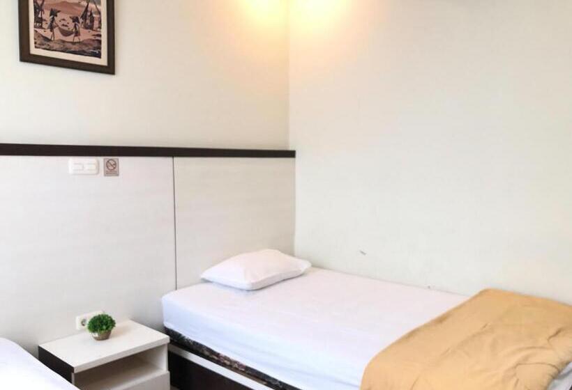 فندق Reddooz Plus At Ininnawa Homestay Syariah Palu