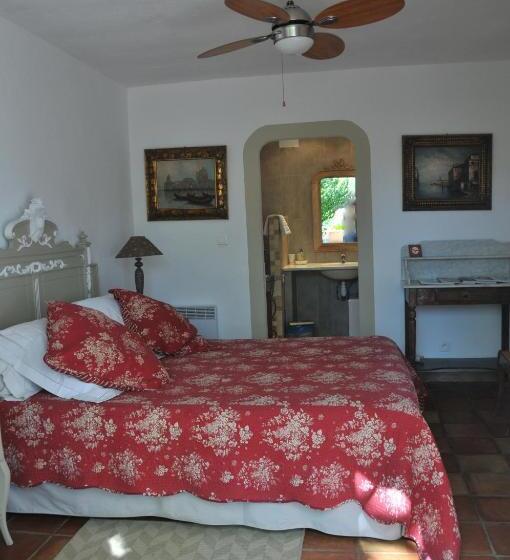 צימר Bastide De L'avelan