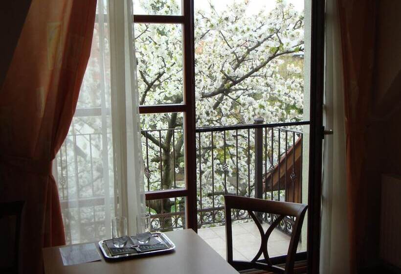 צימר Vadászkürt Panzió