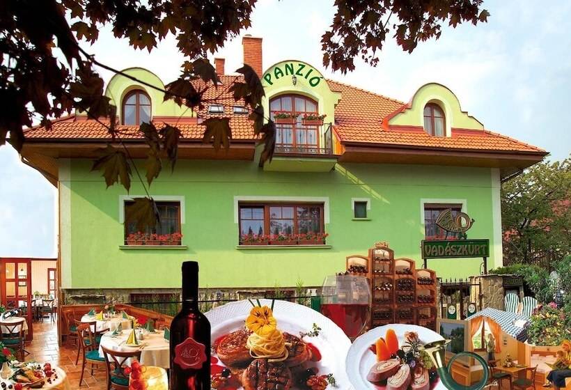 צימר Vadászkürt Panzió