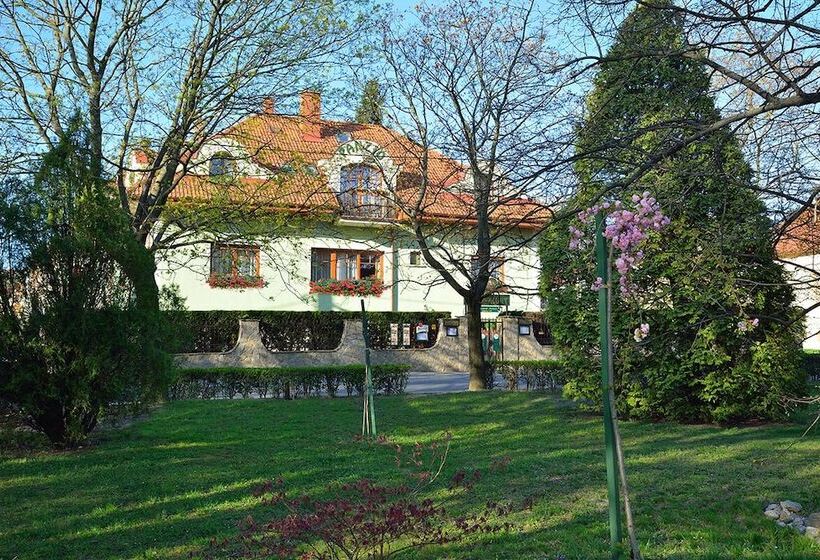 צימר Vadászkürt Panzió