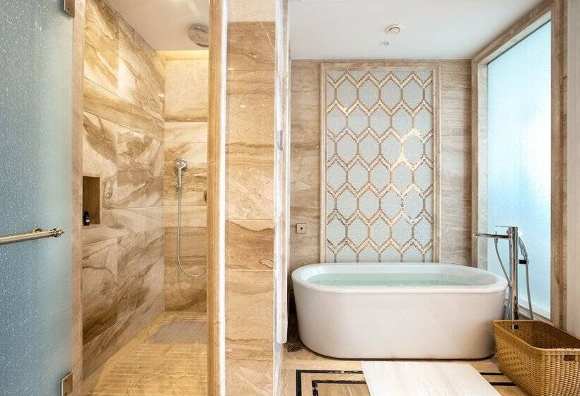 هتل Wyndham Grand Kunming East