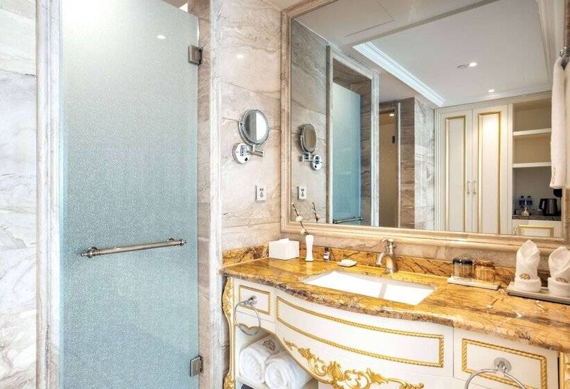 هتل Wyndham Grand Kunming East