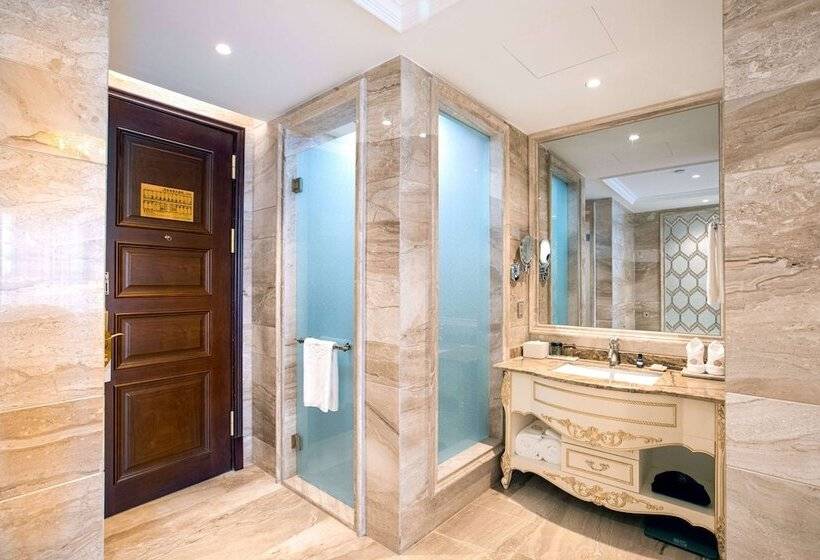 هتل Wyndham Grand Kunming East