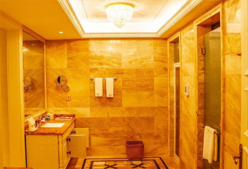 هتل Wyndham Grand Kunming East