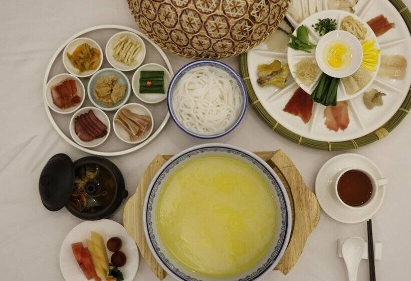 هتل Wyndham Grand Kunming East