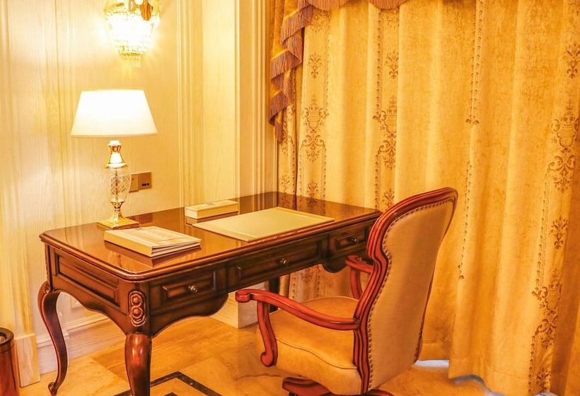 هتل Wyndham Grand Kunming East