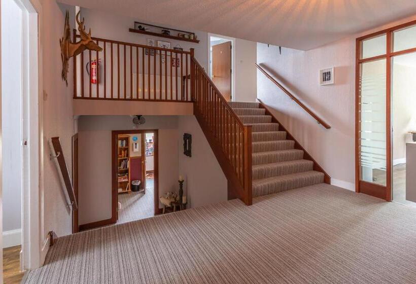 여관 Braeburn Guesthouse