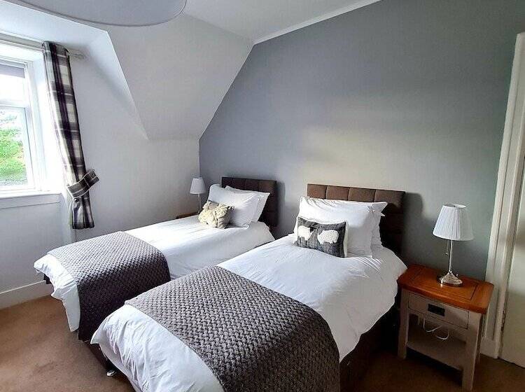 Отель Atholl House Skye