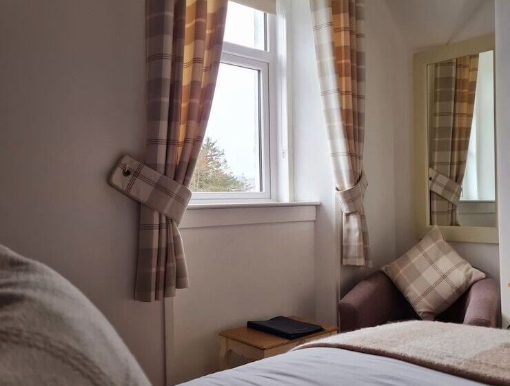 Отель Atholl House Skye
