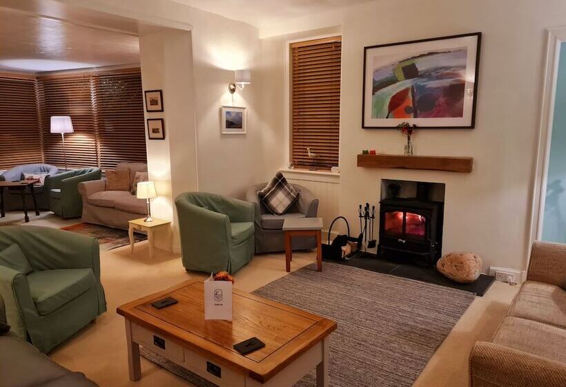 Отель Atholl House Skye