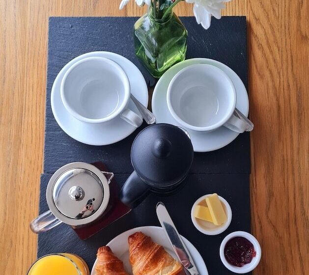 Отель Atholl House Skye