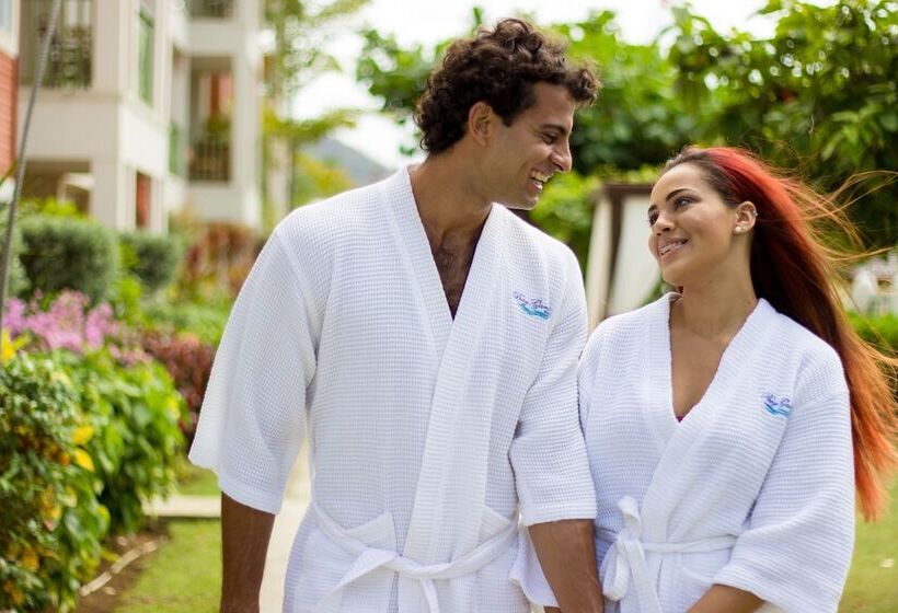 酒店 Bay Gardens Beach Resort & Spa