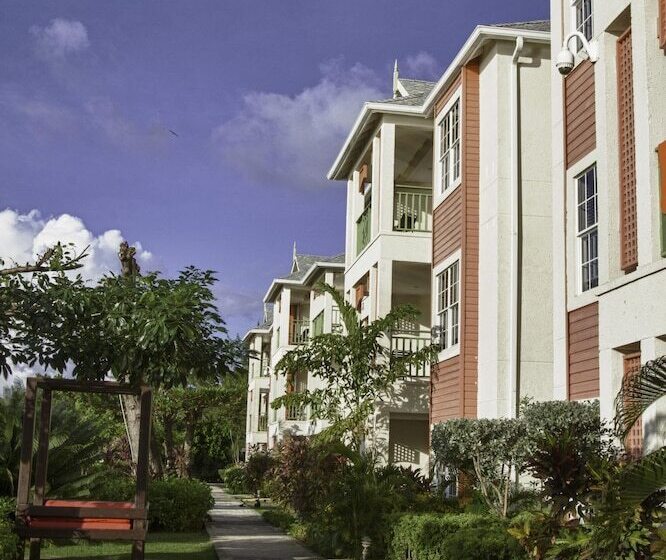 酒店 Bay Gardens Beach Resort & Spa