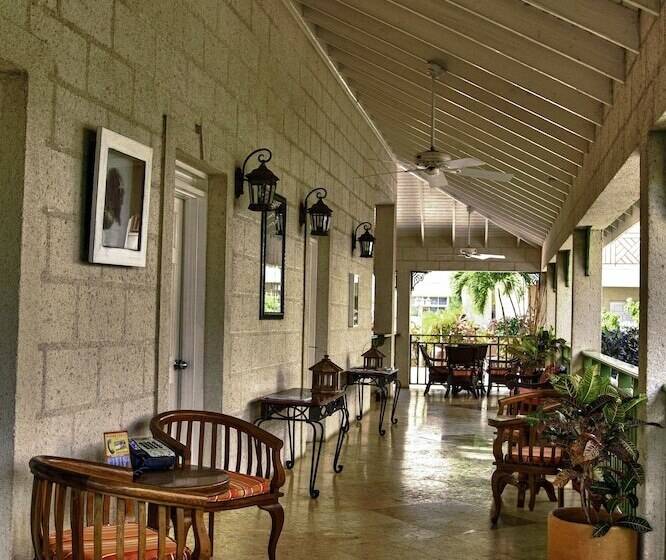 酒店 Bay Gardens Beach Resort & Spa