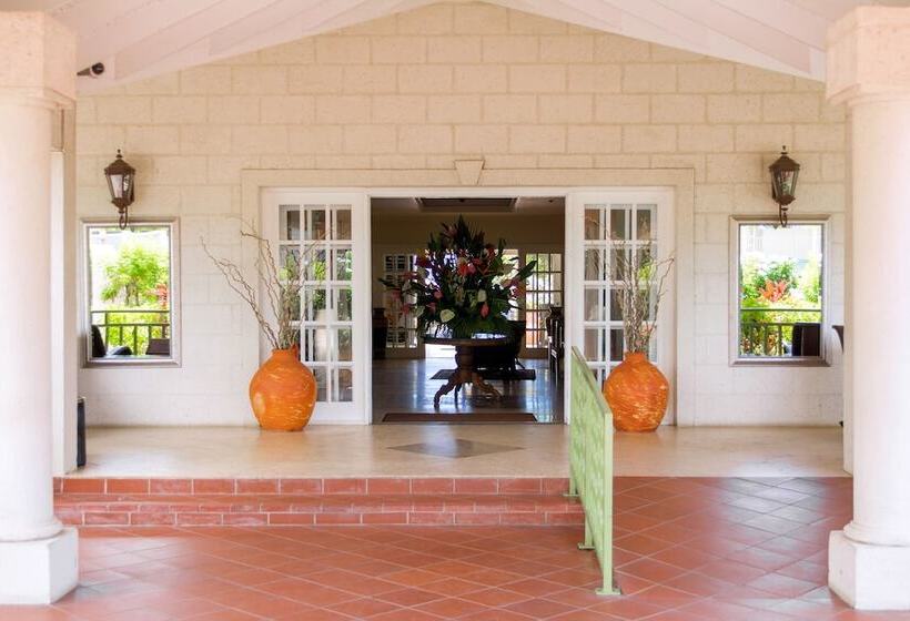 酒店 Bay Gardens Beach Resort & Spa