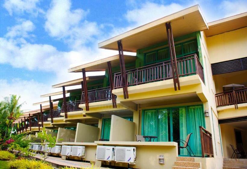 فندق Beringgis Beach Resort & Spa