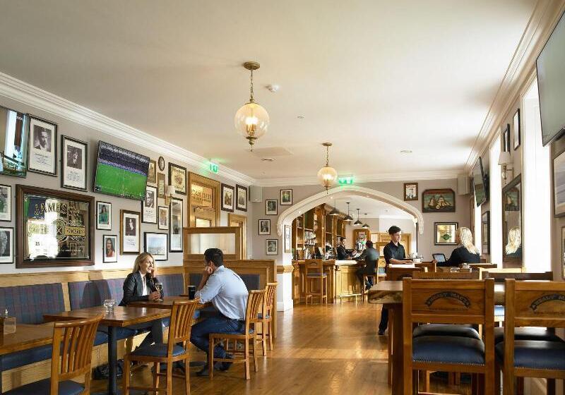 בית מלון כפרי Breaffy Woods