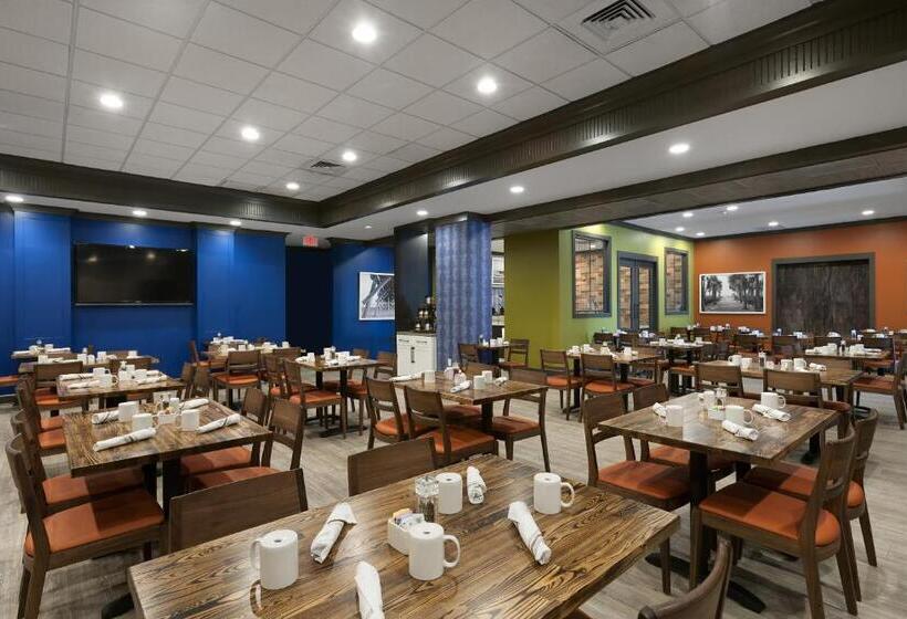 בית מלון כפרי Breakers Resort