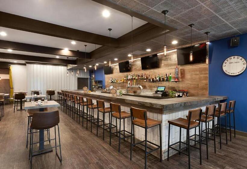 בית מלון כפרי Breakers Resort