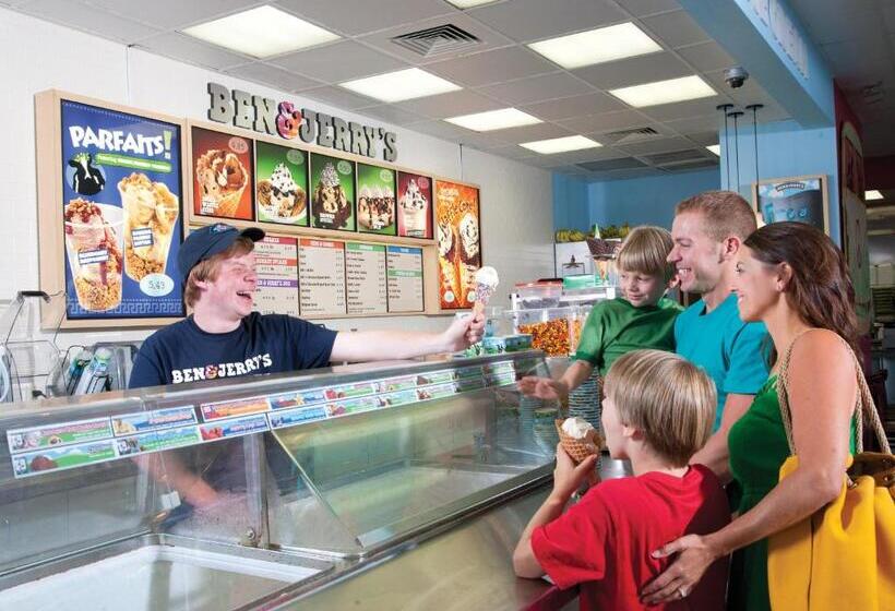 בית מלון כפרי Breakers Resort