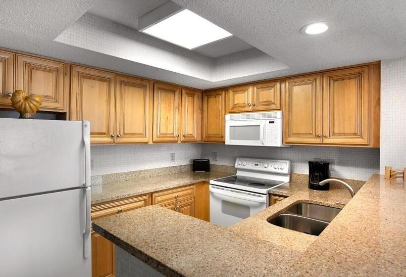 בית מלון כפרי Breakers Resort