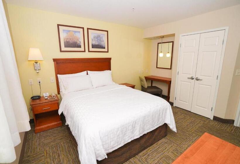 בית מלון כפרי Candlewood Suites Boise   Towne Square, An Ihg