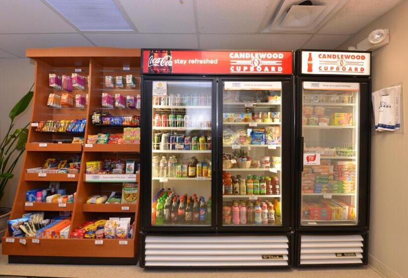 בית מלון כפרי Candlewood Suites Boise   Towne Square, An Ihg