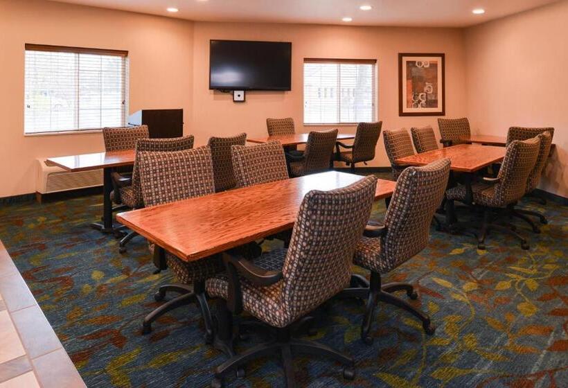 בית מלון כפרי Candlewood Suites Boise   Towne Square, An Ihg