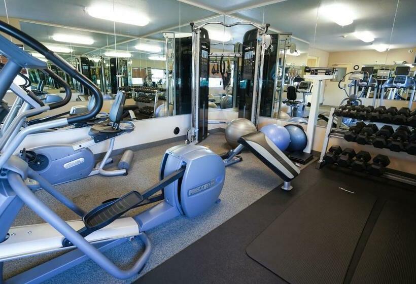 בית מלון כפרי Candlewood Suites Boise   Towne Square, An Ihg