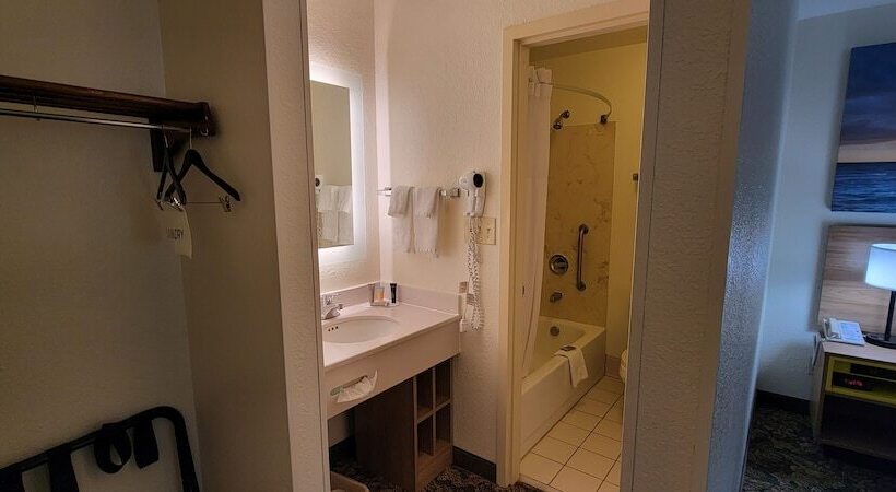 בית מלון כפרי Carolina A Days Inn By Wyndham