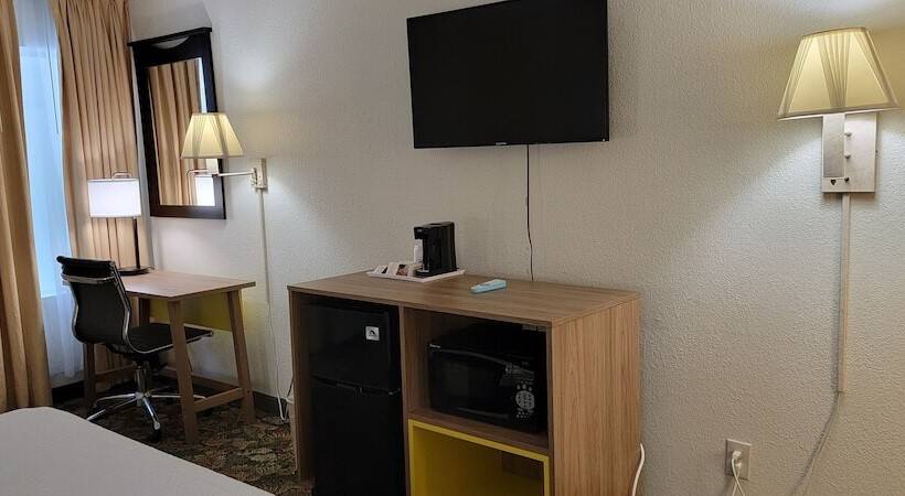 בית מלון כפרי Carolina A Days Inn By Wyndham