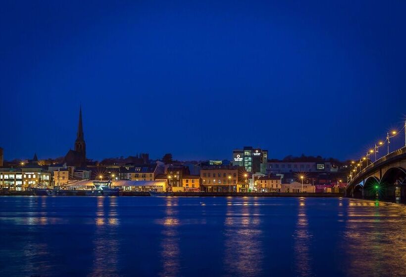 ホテル Clayton Whites