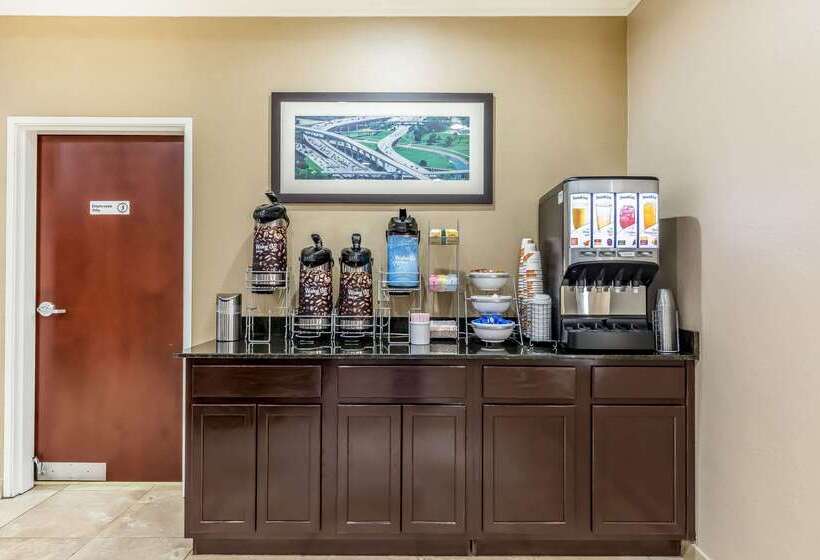 Отель Comfort Suites Houston Iah Airport  Beltway 8