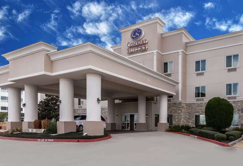Отель Comfort Suites Houston Iah Airport  Beltway 8