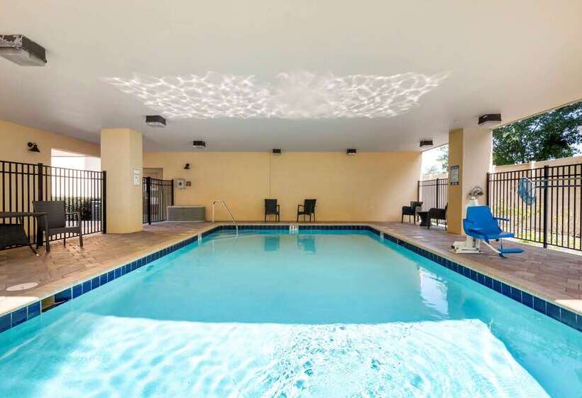 فندق Comfort Suites West Jacksonville