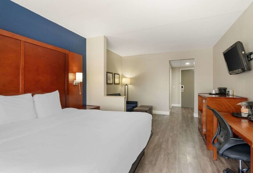 فندق Comfort Suites West Jacksonville