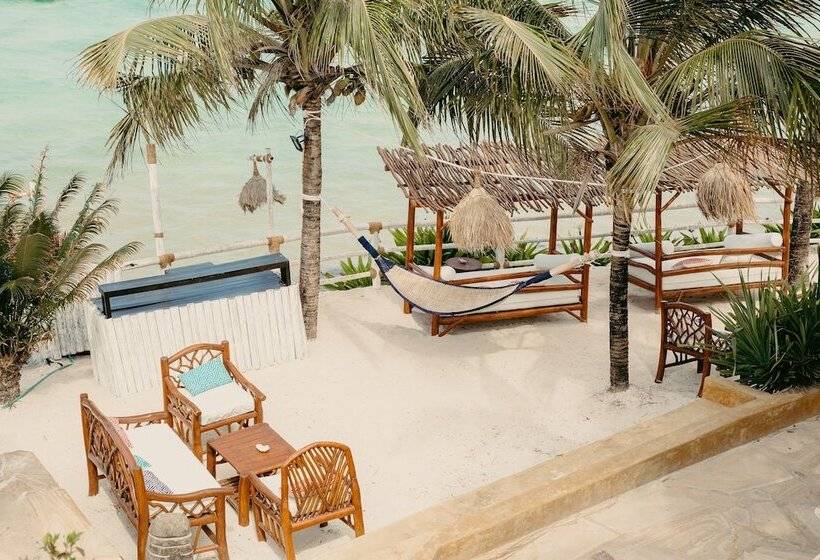 Coral Rocks Hotel & Restaurant