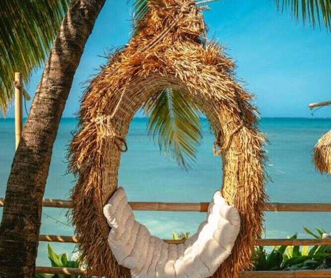 Coral Rocks Hotel & Restaurant