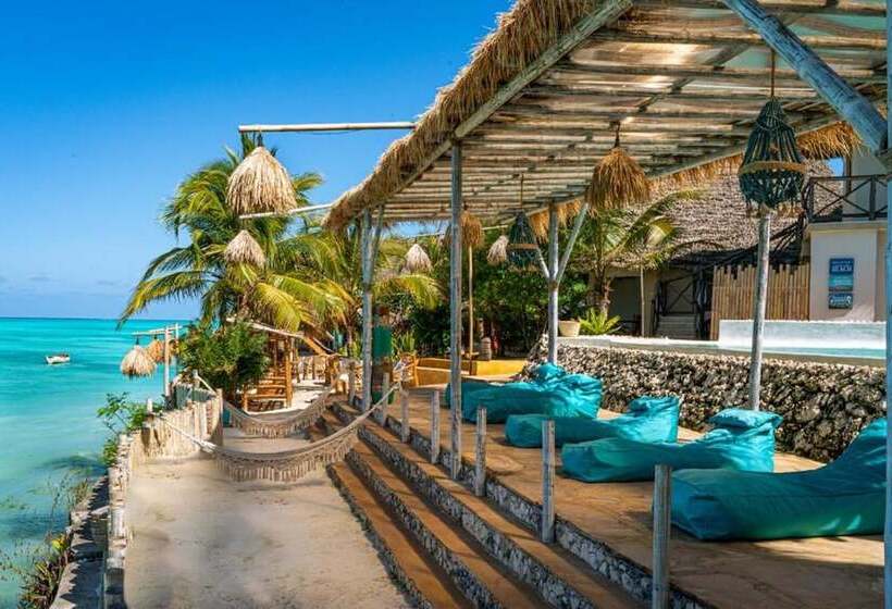 Coral Rocks Hotel & Restaurant