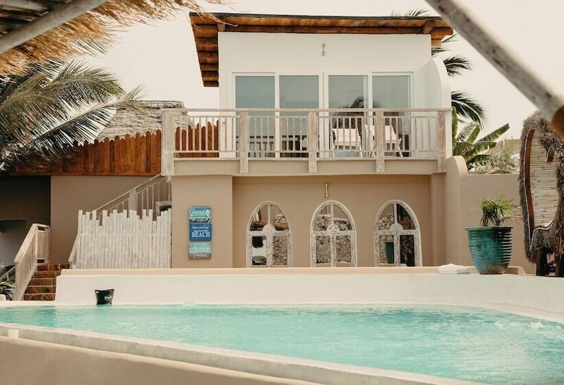 Coral Rocks Hotel & Restaurant