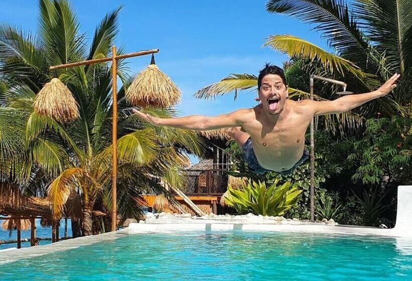 Coral Rocks Hotel & Restaurant