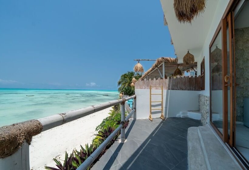 Coral Rocks Hotel & Restaurant