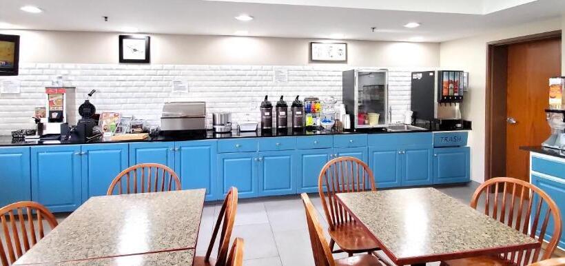 فندق Country Inn & Suites By Radisson, Jonesboroughjohnson City West, Tn